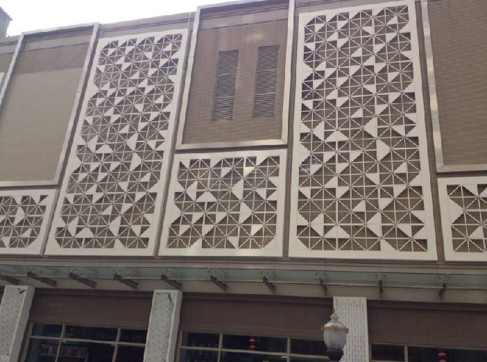 鏤空雕花鋁板的優(yōu)點(diǎn)及安裝注意事項(xiàng)